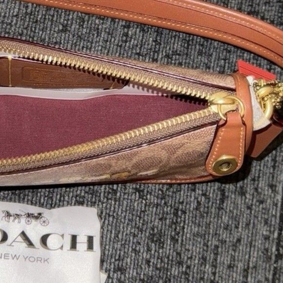 Coach X Peanuts Swinger 20 Bag in Signature Canvas & Leather Brass/Tan/Brown NWT - Picture 5 of 8